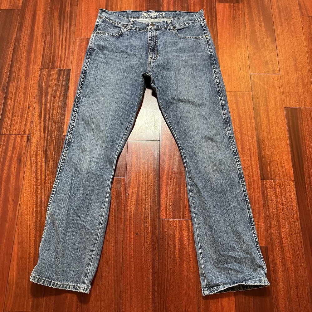 Wrangler Jeans Mens 36x34 Blue Medium Wash Retro Slim Boot Cut Workwear 77MWZWO